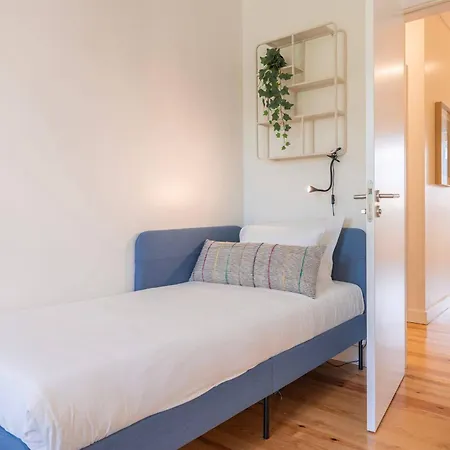 Apartment T3 In Town Center Close To The Sea Side *